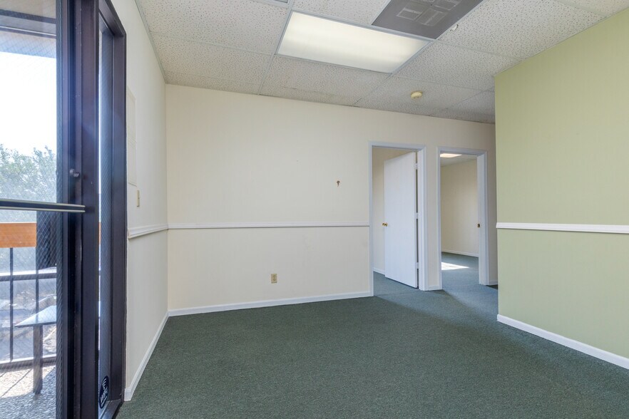More Photos Of 4191 Crescent Dr, Saint Louis Medical For Lease