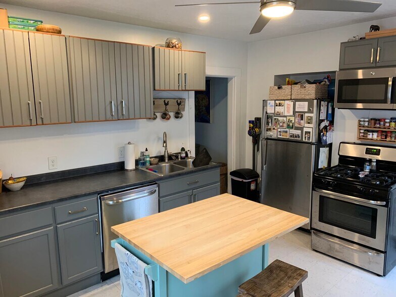 More Photos Of 1 North St, Portland Apartments For Lease