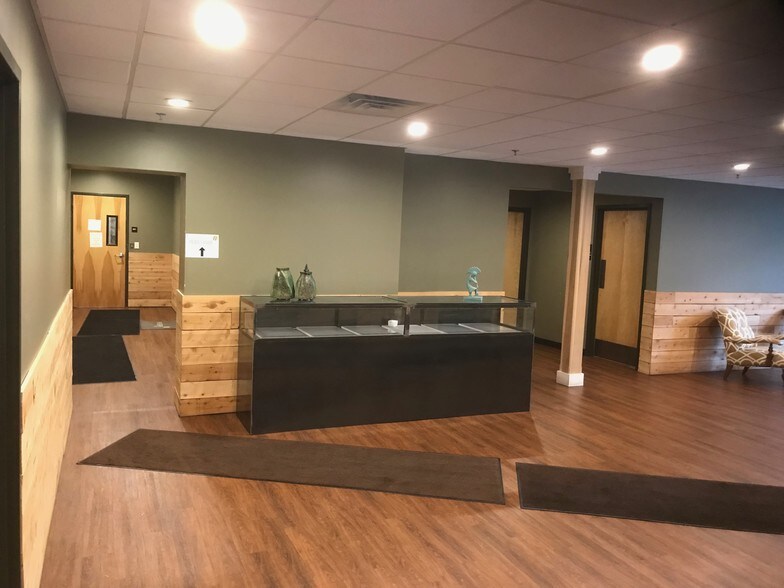 More Photos Of 871 S Arbor Vitae, Edwardsville General Retail For Lease