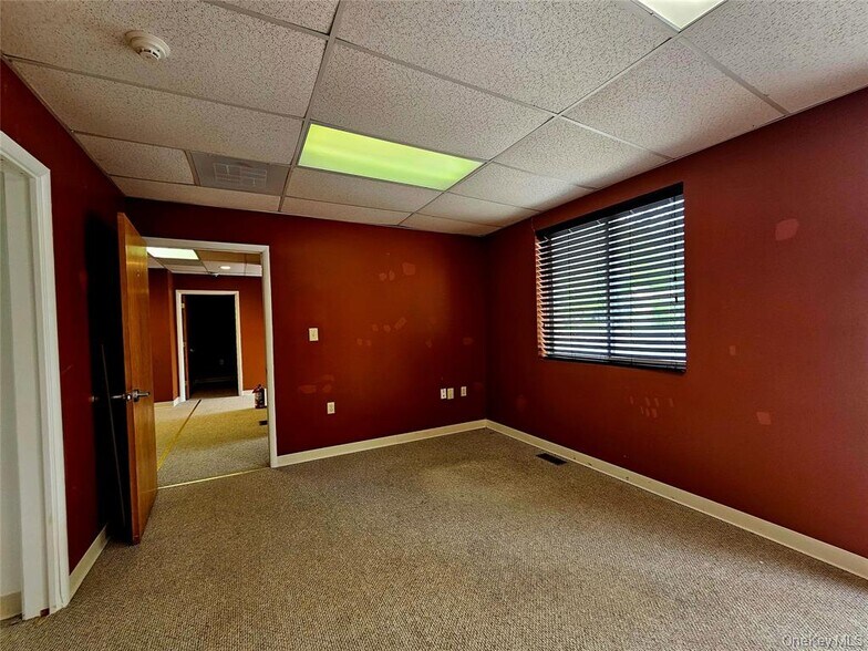 More Photos Of 4 Corwin Ct, Newburgh Medical For Sale