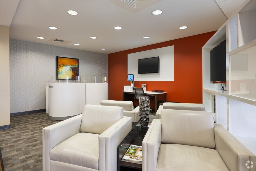 More Photos Of 601 21st St, Vero Beach Coworking Space