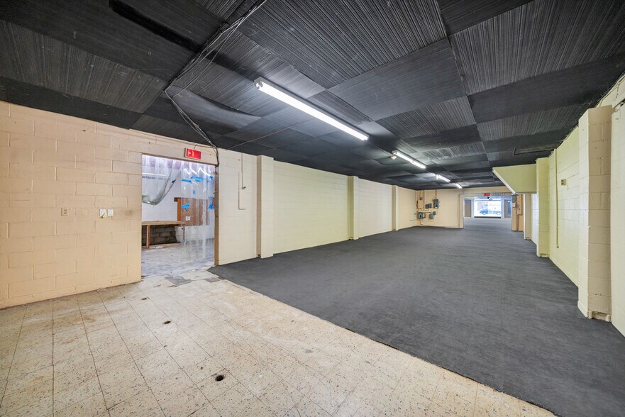 More Photos Of 10509 Dixie Hwy, Louisville Freestanding For Lease