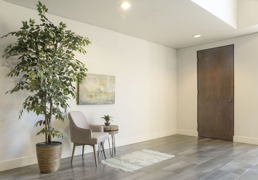 More Photos Of 3940 Hancock St, San Diego Office For Sale