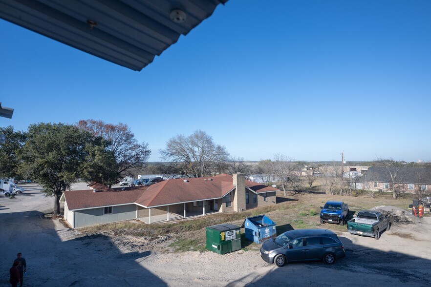 More Photos Of 7765 Fm 482, New Braunfels Office For Lease