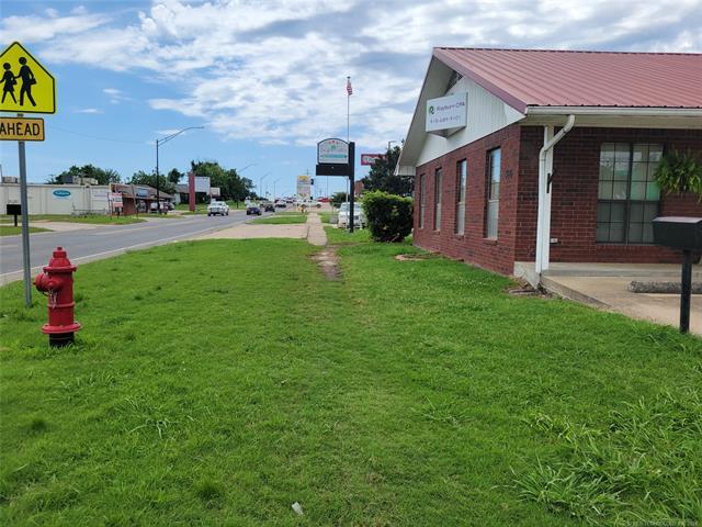 More Photos Of 300 S Main St, Eufaula Office For Sale