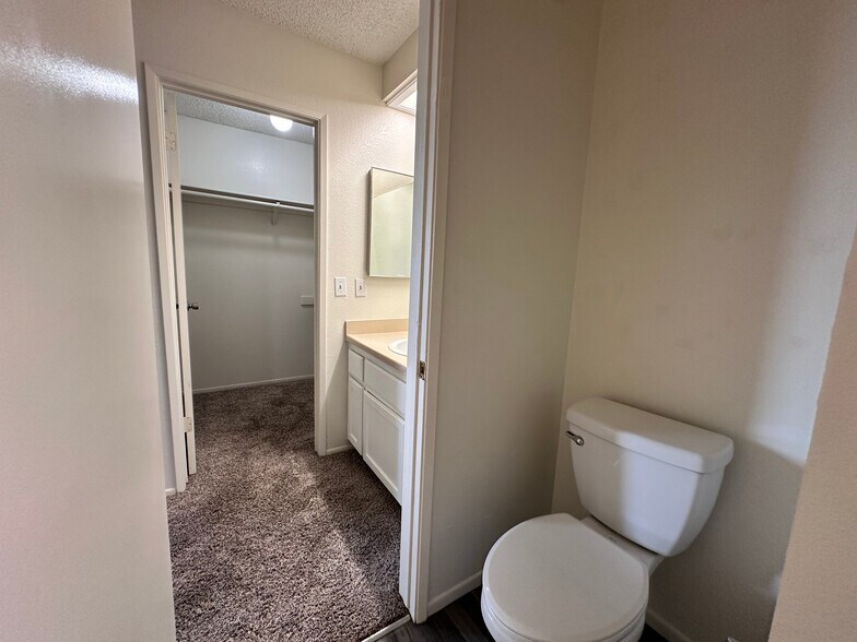 More Photos Of 12745 Navajo Rd, Apple Valley Apartments For Sale