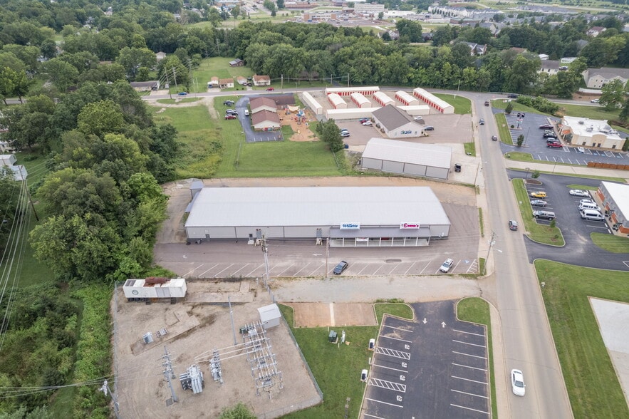 More Photos Of 650 Walton Dr, Farmington Storefront Retail Office For Sale