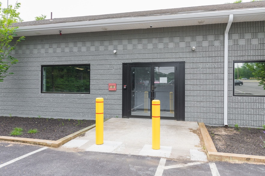 More Photos Of 49 Macy St, Amesbury Storefront Retail Office For Sale