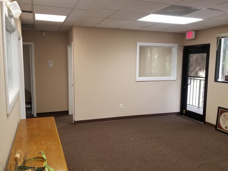 More Photos Of 2201 NE 52nd St, Lighthouse Point Medical For Sale