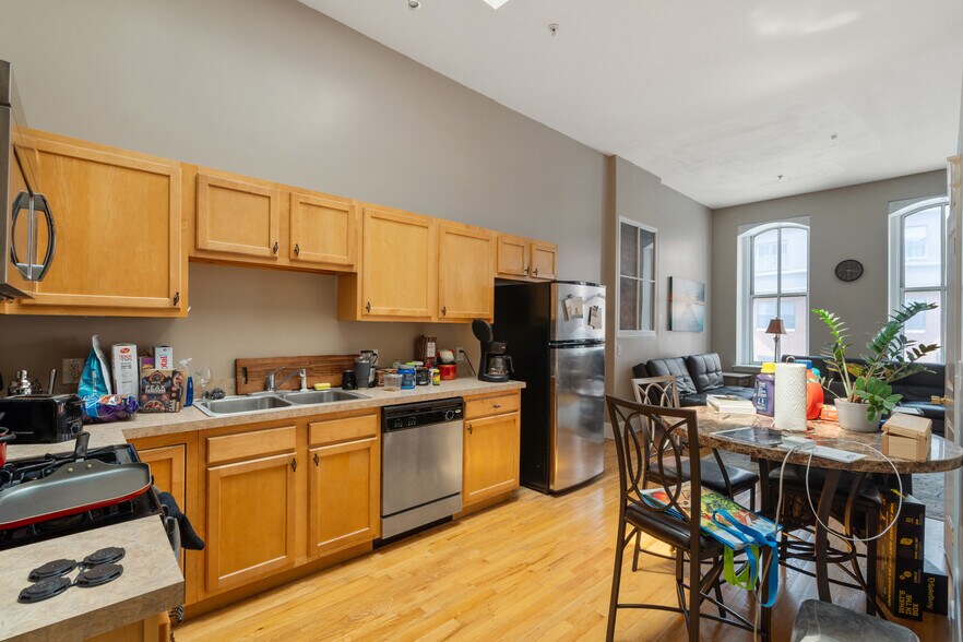 More Photos Of 317 W Fayette St, Syracuse Storefront Retail Office For Sale