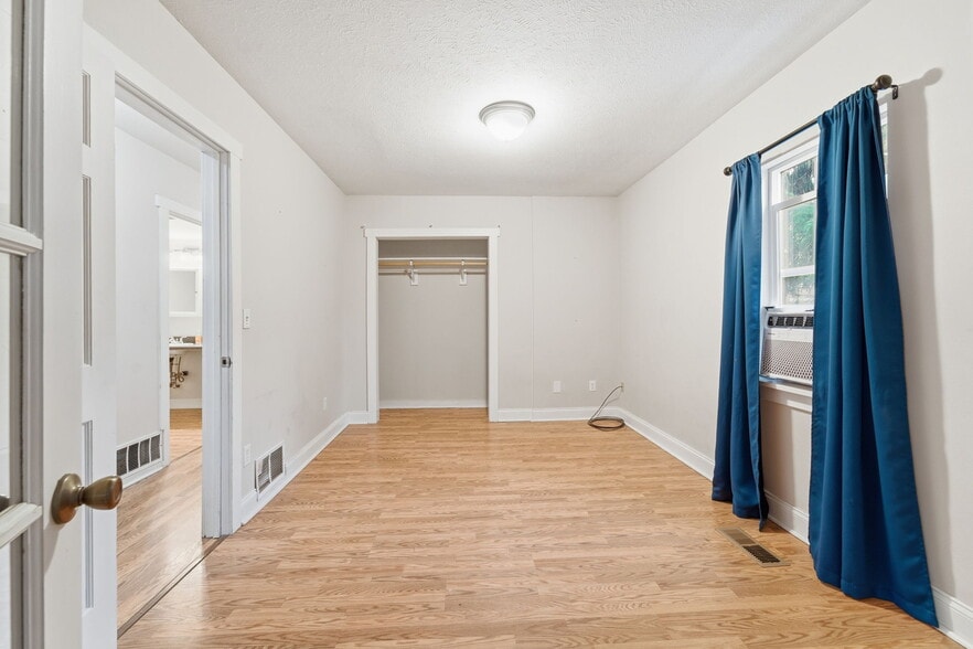 More Photos Of 3124 E 29th Ave, Spokane Office For Sale