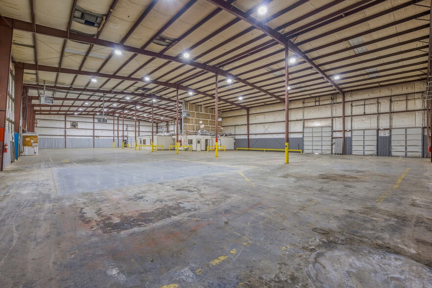 More Photos Of 120 McDougall Ct, Greenville Unknown For Lease