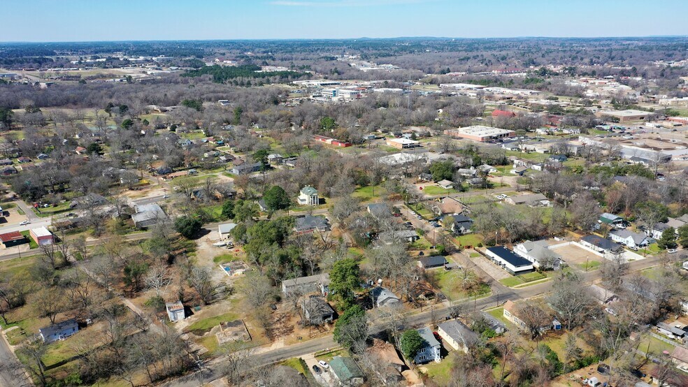 More Photos Of 443 S Main St, Longview Apartments For Sale
