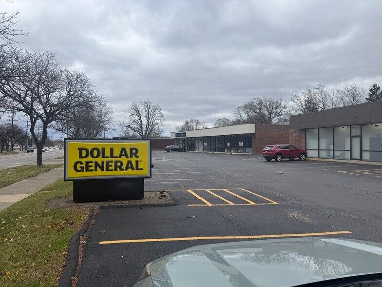 More Photos Of 6477 Pearl Rd, Parma Heights Storefront Retail Office For Lease