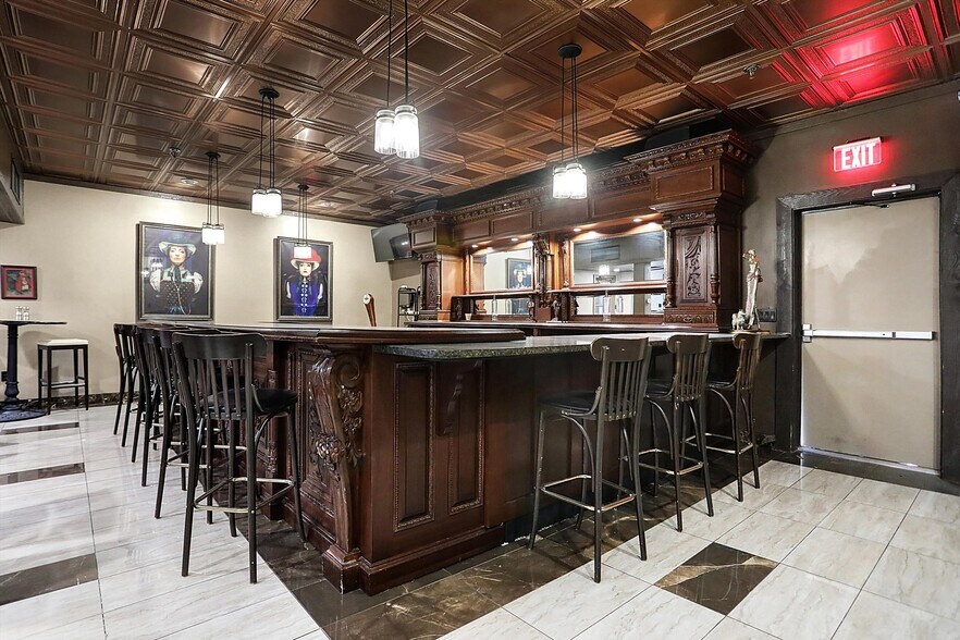 More Photos Of 35 S Main St, Batesville Warehouse For Sale