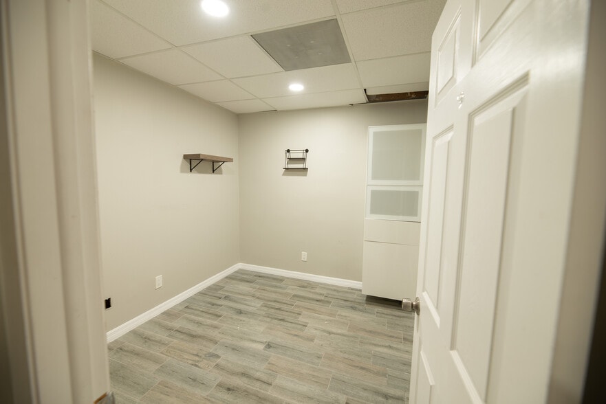 More Photos Of 5010 N Nebraska Ave, Tampa Light Distribution For Lease