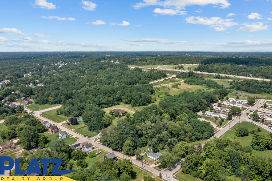 More Photos Of 126 Davis Ln, Youngstown Apartments For Sale