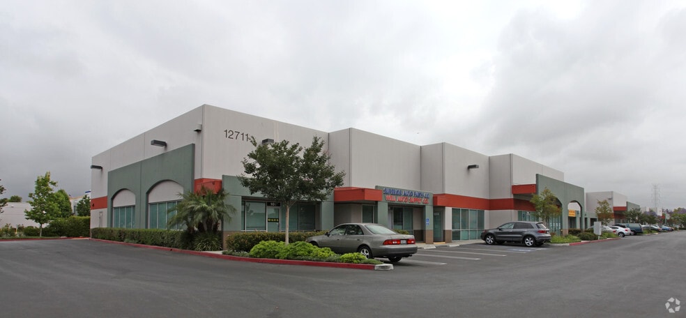 More Photos Of 12711 Ramona Blvd, Baldwin Park Warehouse For Lease