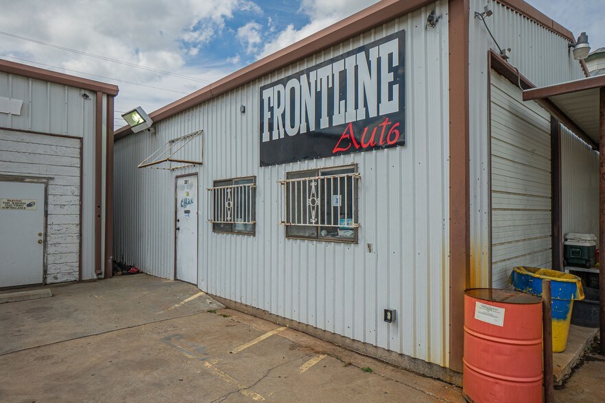 More Photos Of 301 SW 59th St, Oklahoma City Auto Repair For Sale