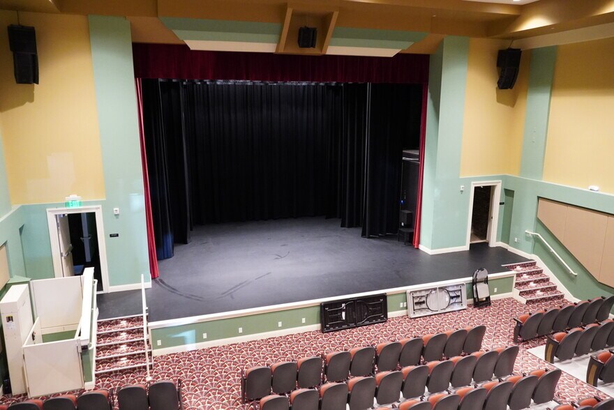 More Photos Of 1028 Main St, Evanston Theater Concert Hall For Sale