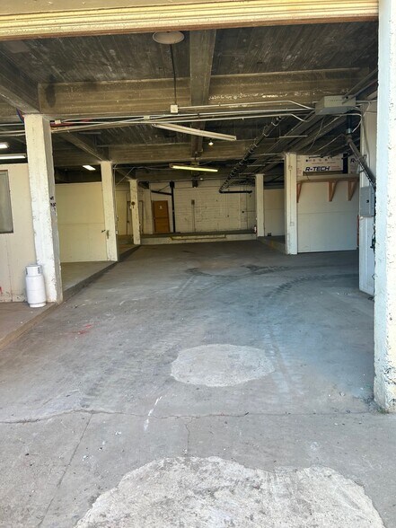 More Photos Of 951A Hudson Ave, San Francisco Warehouse For Lease