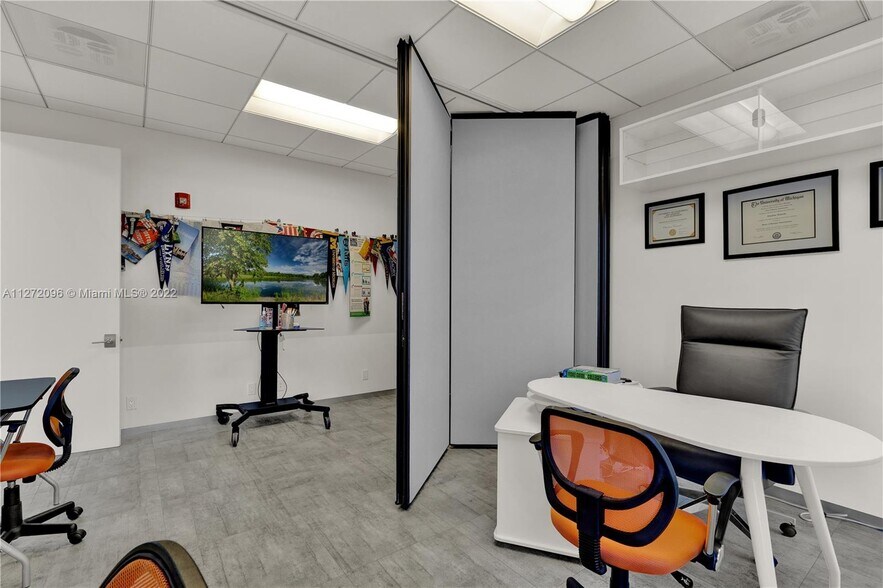 More Photos Of 2450 Hollywood Blvd, Hollywood Loft Creative Space For Sale