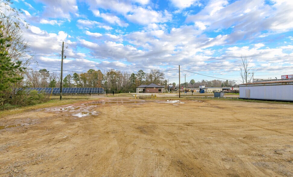 More Photos Of 104 Amber Ln, Springhill Specialty For Sale