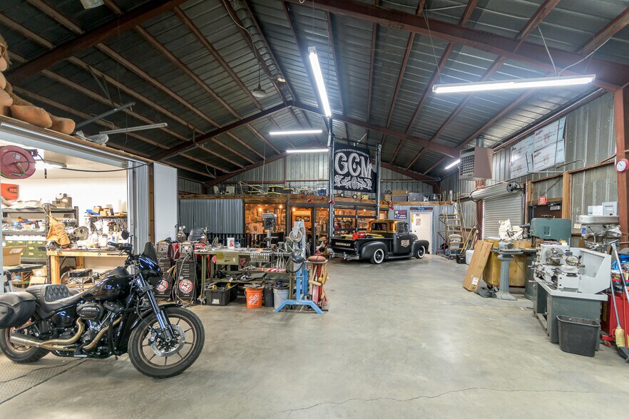 More Photos Of 44532 Trevor Ave, Lancaster Service For Sale