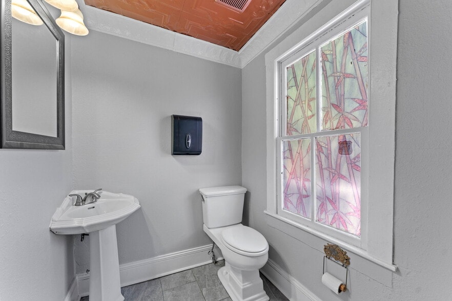 More Photos Of 4206 N Nebraska Ave, Tampa Loft Creative Space For Sale