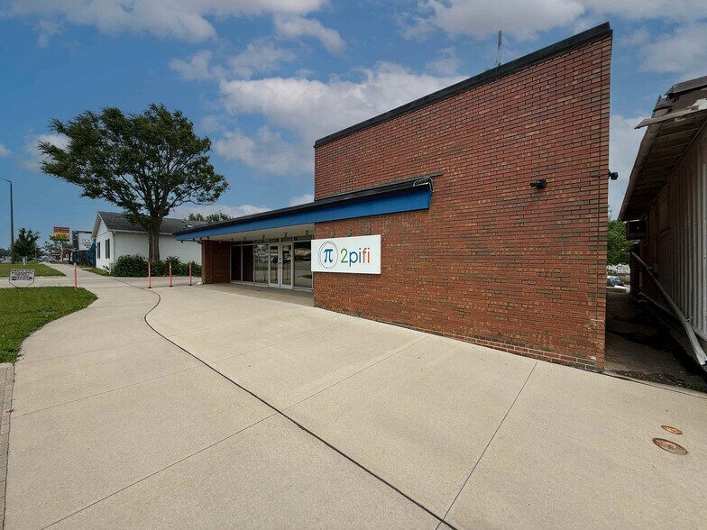 More Photos Of 3223 1st Ave SE, Cedar Rapids Medical For Sale