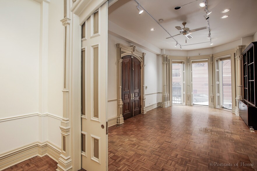 More Photos Of 16 W Ontario St, Chicago Storefront Retail Office For Lease