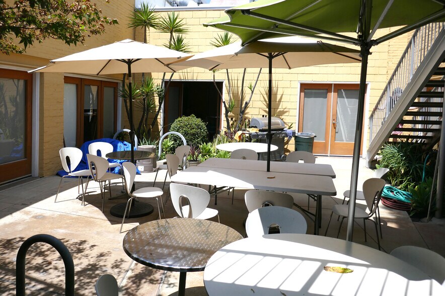 More Photos Of 114-140 W Union St, Pasadena Loft Creative Space For Lease