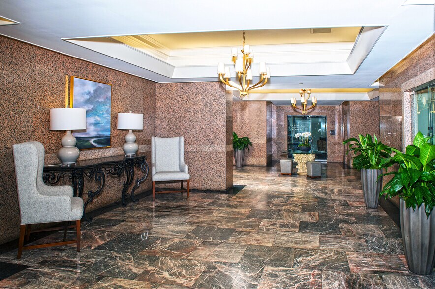 More Photos Of 1 St Louis St, Mobile Office For Lease