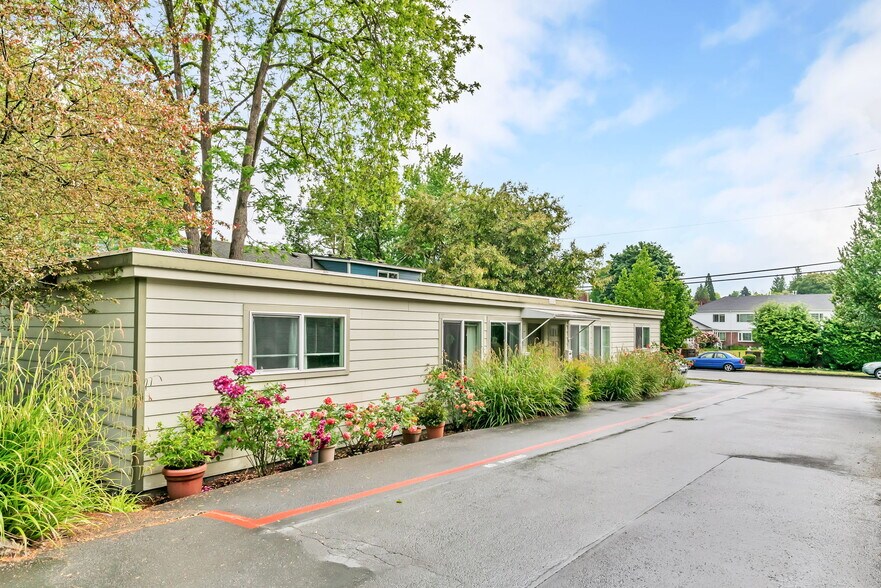 More Photos Of 4147-4153 SE 37th Ave, Portland Apartments For Sale