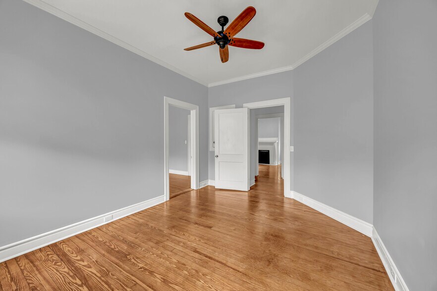 More Photos Of 8 S 7th St, Wilmington Office For Sale