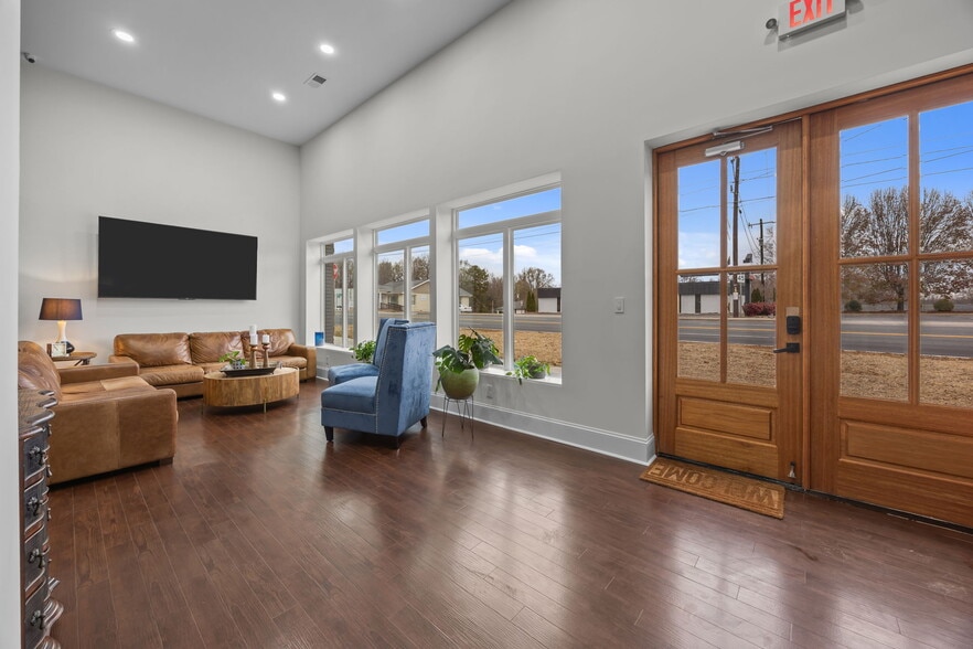 More Photos Of 1484 Dale Earnhardt Blvd, Kannapolis Freestanding For Lease