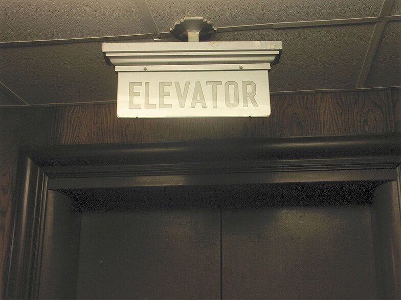 More Photos Of 8930 S Sepulveda Blvd, Los Angeles Medical For Lease