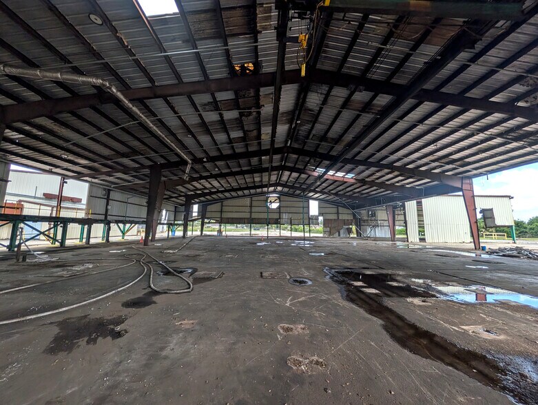 More Photos Of 1509 S Byron Butler Pky, Perry Manufacturing For Sale