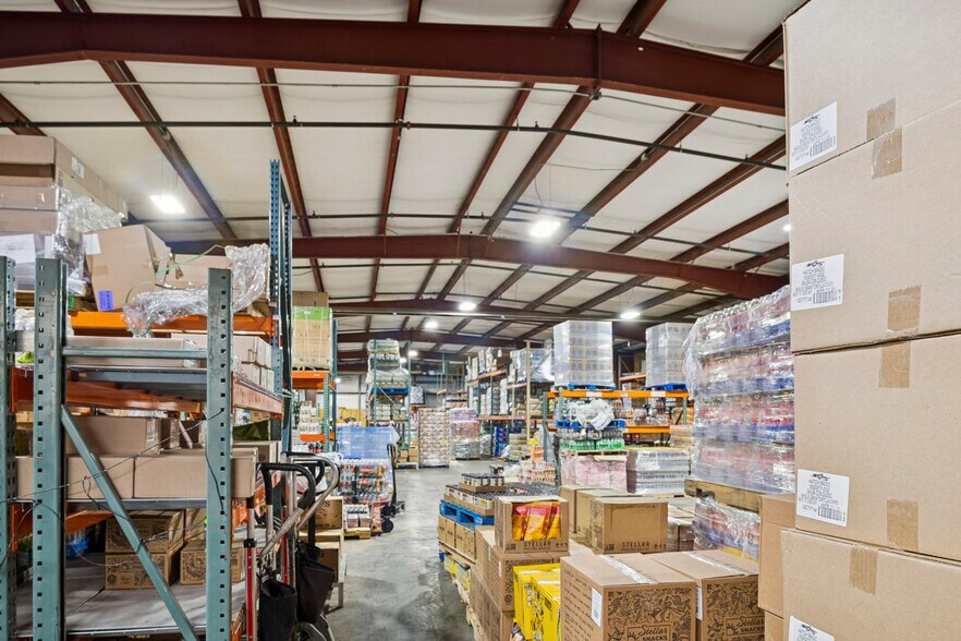 More Photos Of 400 Kristen Ct, Montrose Showroom For Lease