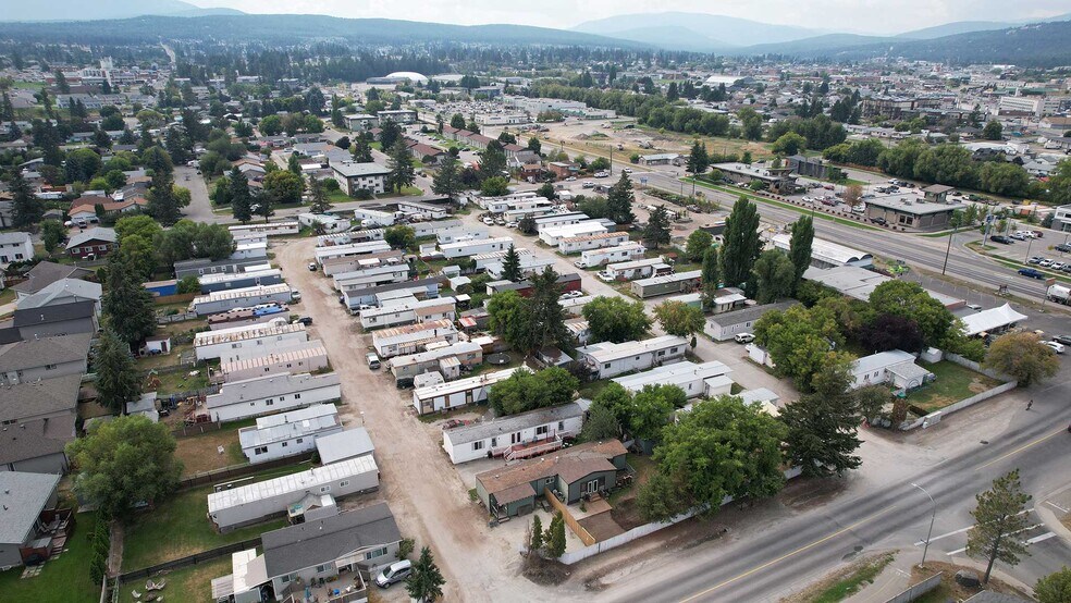 More Photos Of 2025 N 10th St, Cranbrook Manufactured Housing Mobile Home Park For Sale