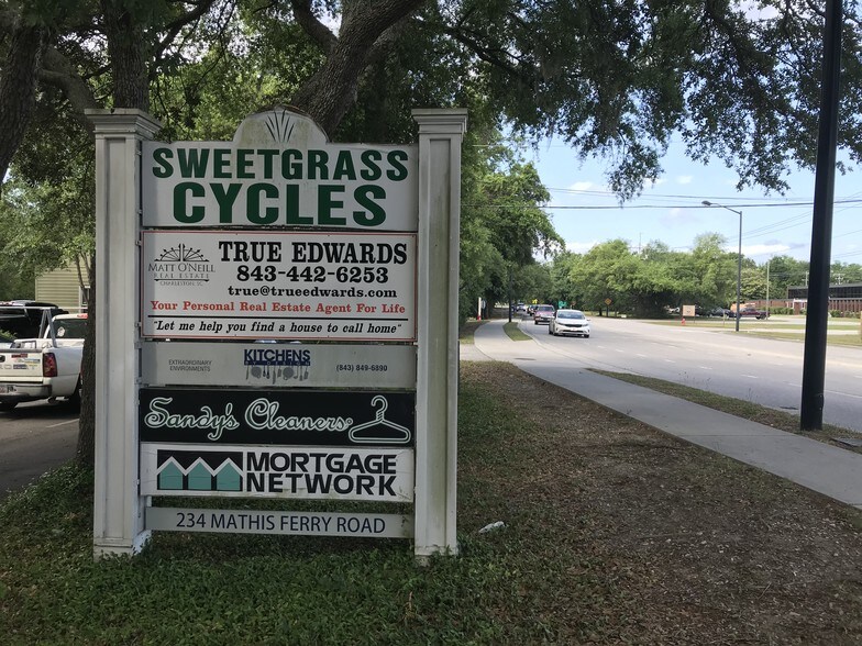 More Photos Of 234 Mathis Ferry Rd, Mount Pleasant Office For Lease