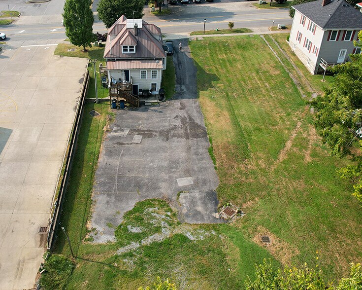 More Photos Of 129 E Main St, Danville Storefront Retail Residential For Sale
