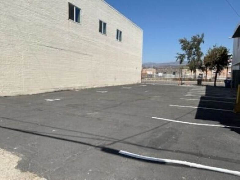 More Photos Of 8111 San Fernando Rd, Sun Valley Research And Development For Sale