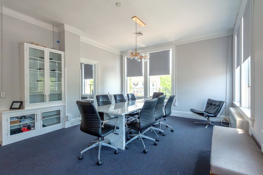 More Photos Of 138 Main St, Sag Harbor Office For Lease