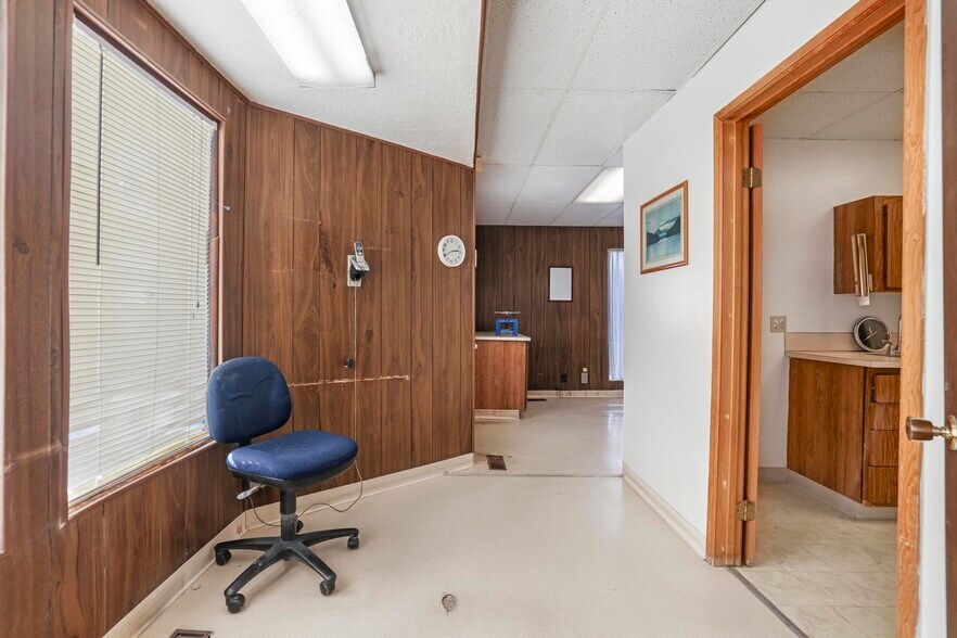 More Photos Of 507 Main Ave W, Twin Falls Flex For Sale