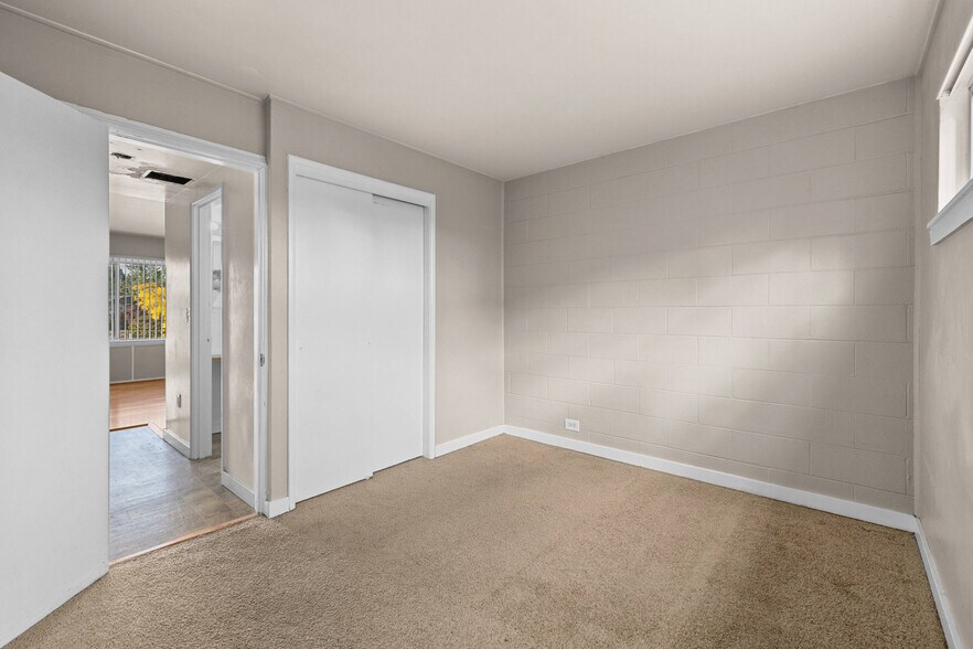 More Photos Of 801 NW 54th St, Seattle Apartments For Sale