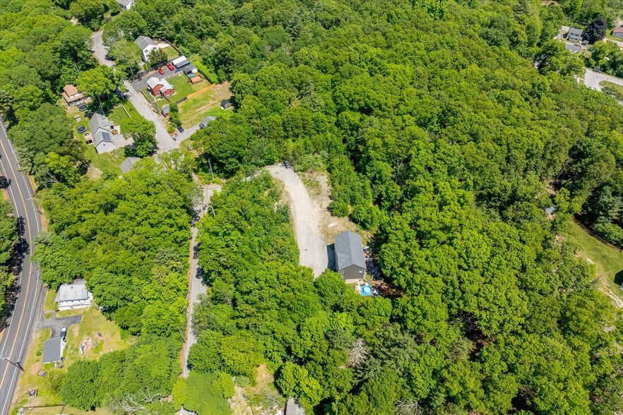 More Photos Of 115 Groveland Ave, Putnam Apartments For Sale