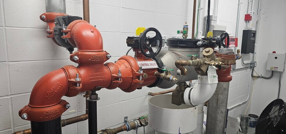 More Photos Of 45B Miry Brook Rd, Danbury Manufacturing For Sale