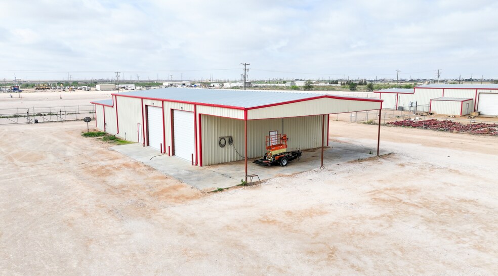 More Photos Of 9503 E County Road 97, Midland Warehouse For Lease