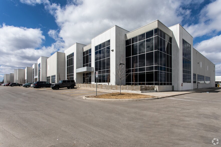 Primary Photo Of 1380 Creditstone Rd, Vaughan Warehouse For Lease